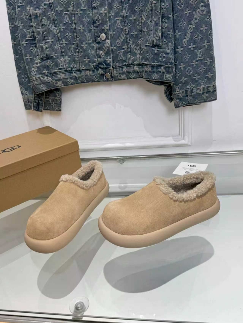 Ugg Flat Shoes